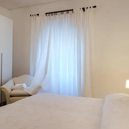 Alle Pavoncelle Con Terrazzo Di 50 Mq *